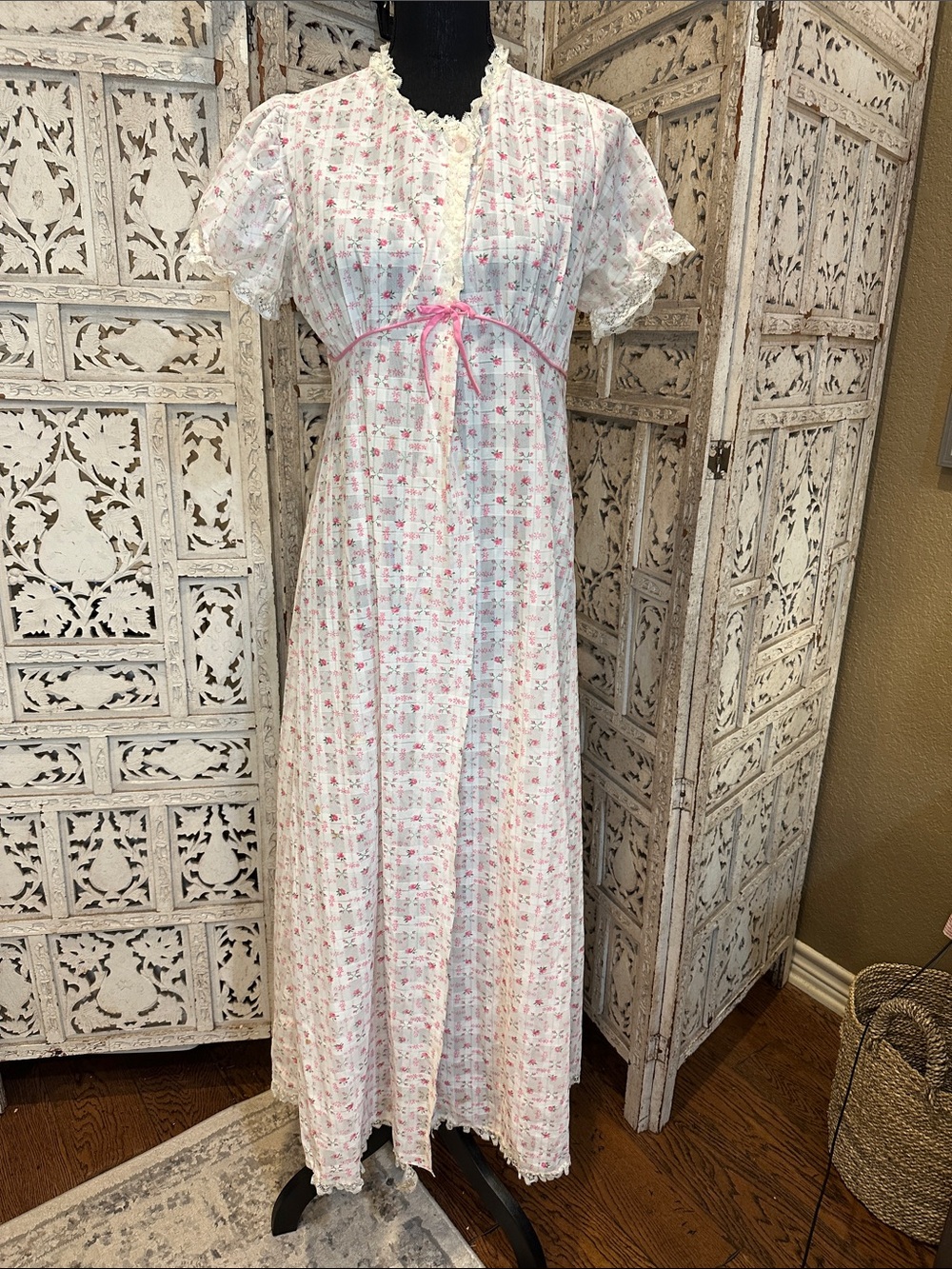 Vintage 1970s/1980s Sheer Floral Prairie Nightgown Sz.Small